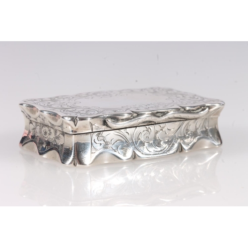 48 - Antique Victorian silver snuff box of rectangular shape with serpentine edge, the body incised with ... 