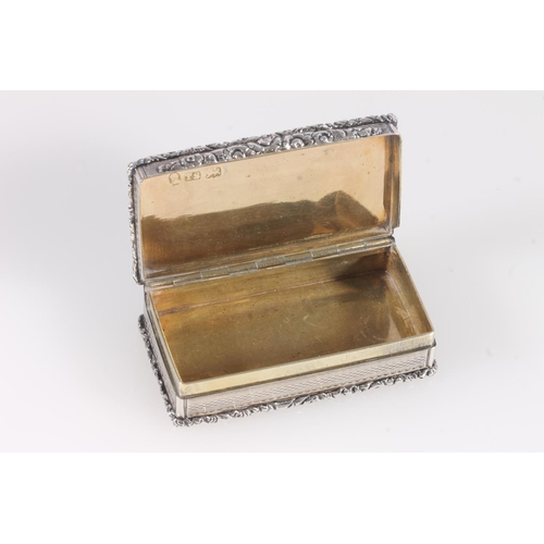 55 - Antique William IV silver snuff box of rectangular shape, the body with engine turned design all ove... 