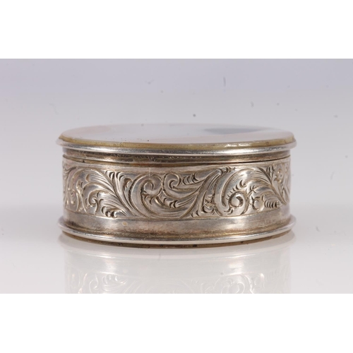 65 - Antique Victorian silver pill or snuff box of circular shop, the top and bottom with sheet of banded... 