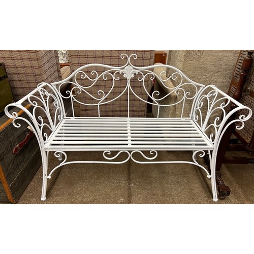 619 - White metal garden bench, H 91cm, W 131cm, D 46cm