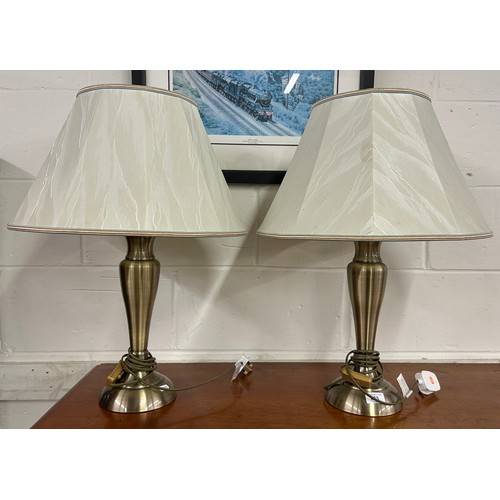 653 - Pair table lamps 