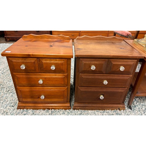 679 - Pair bedside chest of drawers