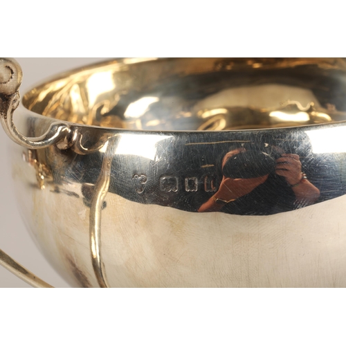 201 - Twin handled silver cup, London 1926, 13.5cm h, 147.5g