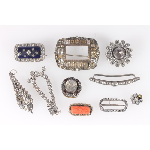 158 - Group of Georgian and later jewellery to include a mourning brooch or bracelet link with central por... 