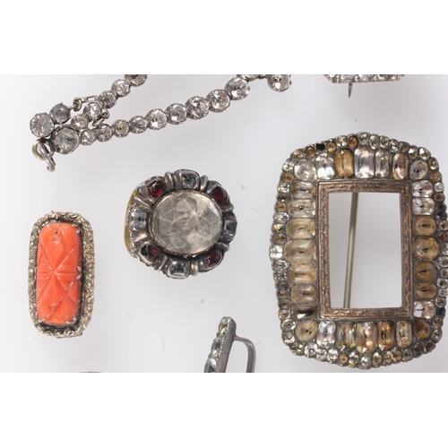 158 - Group of Georgian and later jewellery to include a mourning brooch or bracelet link with central por... 