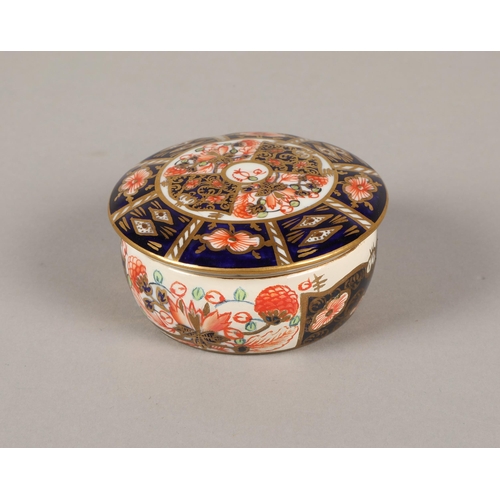 216 - Royal Crown Derby Imari pattern lidded pot, lid diameter 7cm