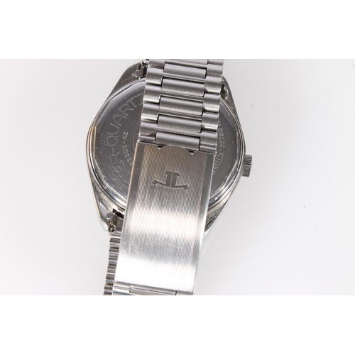 261 - Jaeger-Le-Coultre gent's stainless steel Master-quartz wristwatch, the silvered dial with baton hour... 