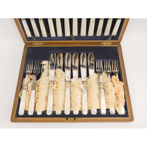 16 - Set of twelve cased e.p. fish knives and forks with mother of pearl handles.