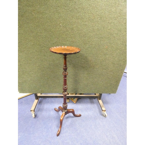 406 - 20th century mahogany jardinière stand with pie crust top, turned column and raised on tripod pad fe... 