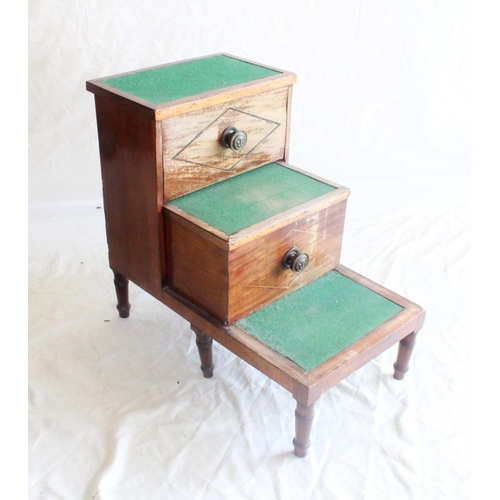 650 - Early 19th century mahogany library steps commode, the steps with green baize raised on six turned s... 