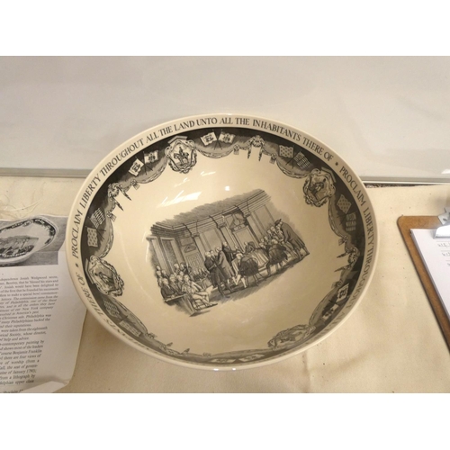 426 - The Philadelphia bowl by Wedgwood to celebrate Independence.