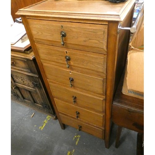 481 - Tall oak chest of six drawers.