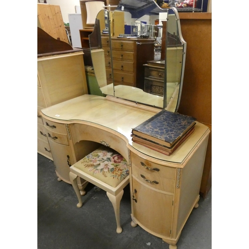 484 - Large cream vintage dressing table and stool.