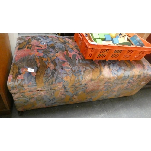 498 - Large antique bedding box.