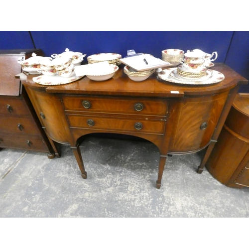 507 - Mahogany Sheraton style sideboard with two central drawers flanked by cupboards..