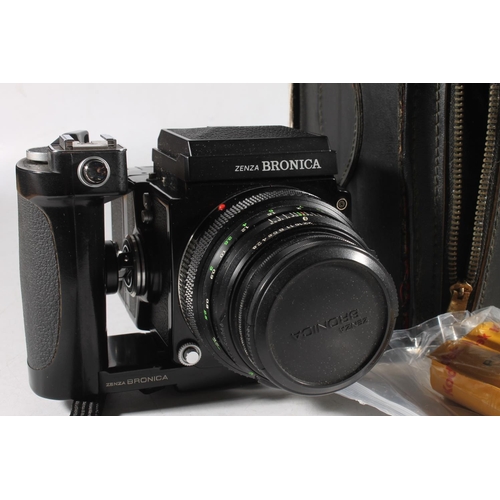 1152 - Zenza Bronica ETRS format camera with Zenzanon MC 2.8 75mm lens, a Zenzanon MC 3.5 150mmm lens and o... 