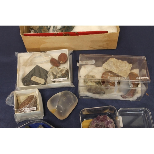 514 - Group of mineral samples to include Scottish banded agate, flint hand axe tool (13cm long), amethyst... 