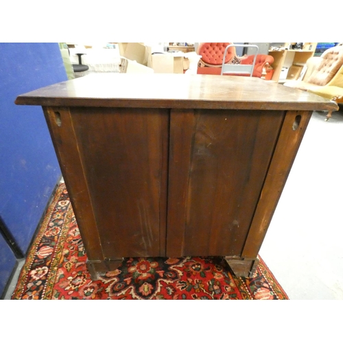 410 - Reproduction mahogany bow fronted four drawer chest of drawers with brushing slide, in the Georgian ... 