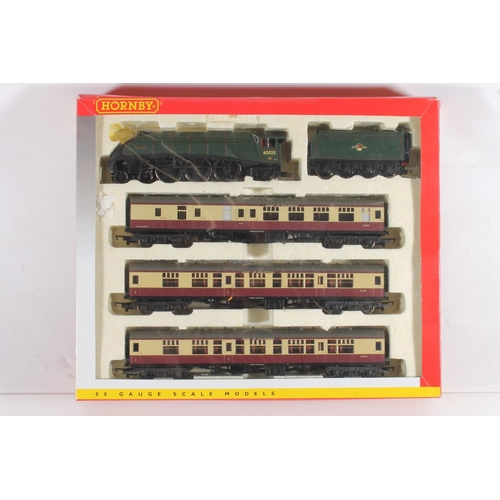 1001 - Hornby OO gauge model railways R2794M Heart of Midlothian train pack with 4-6-2 Falcon tender locomo... 