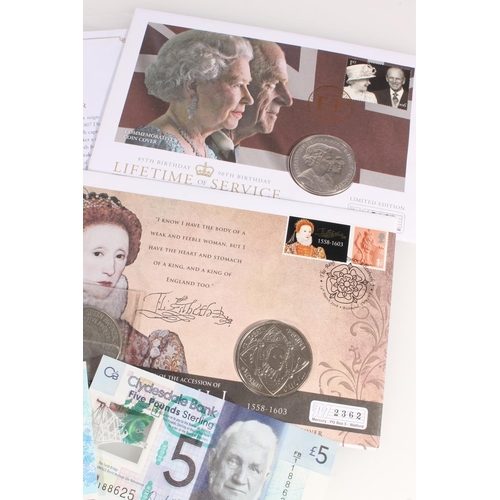 1254 - UNITED KINGDOM Queen Elizabeth II (1952-2022) five pound coins and banknotes to include Elizabeth I ... 