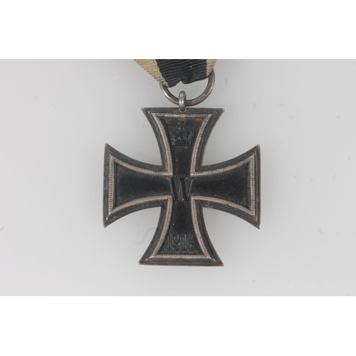 1365 - Imperial German WWI black iron cross second class 1914, the ring stamped '800', also a patriotic iro... 