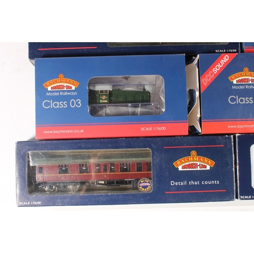 1008 - Bachmann Branch-Line OO model railways to include 32733DS Class 66 diesel locomotive 66040 EWS, 3117... 