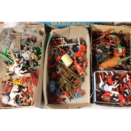 1043 - Huge collection of toy soldiers including makers Timpo, Britains, Herald, Crescent Toys etc.