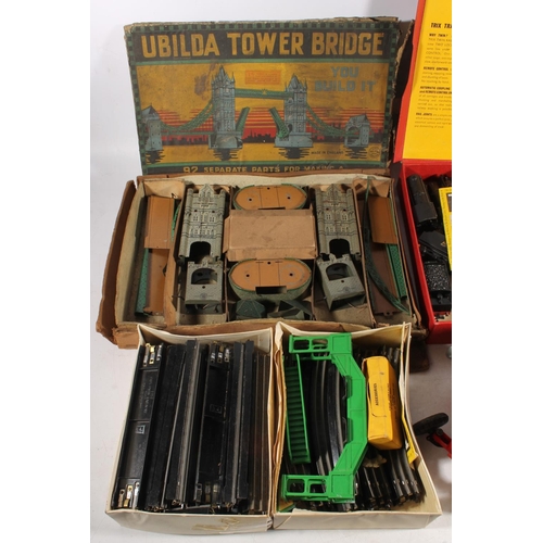 1049 - Burnett Limited of London Ubuilda Tower Bridge construction set, boxed, a Triang Minic Toys clockwor... 