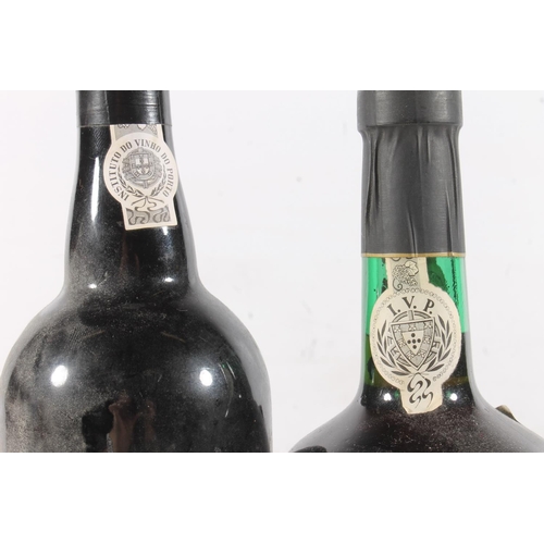 1097 - FERREIRA 20 year old port, no abv or vol stated, and a bottle of GOULD CAMPBELL 1994 vintage port, b... 