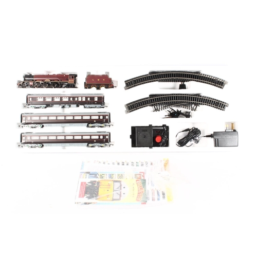 1057 - Hornby OO gauge model railways R1057 The Royal Train electric train set with 4-6-2 Princess Elizabet... 