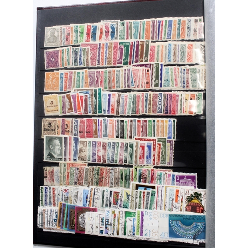 1208 - 20th century used world stamp collection held across eleven stockbooks to include FRANCE, GREECE, SW... 