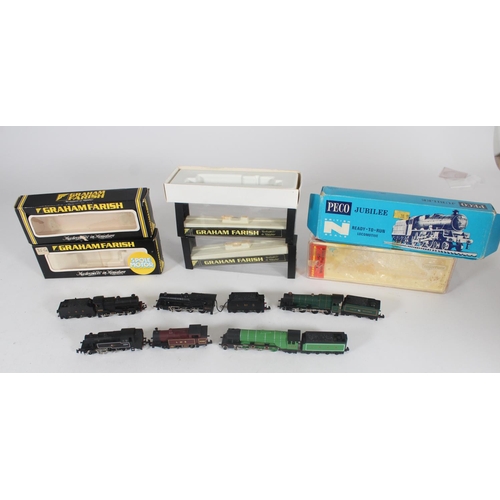 1066 - Graham Farish N gauge locomotives to include 4-6-0 tender locomotive 8980 GW, 0-6-0 tender locomotiv... 