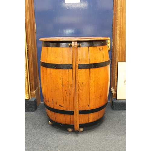 1100 - Whisky bar made from a whisky barrel, 98cm tall.