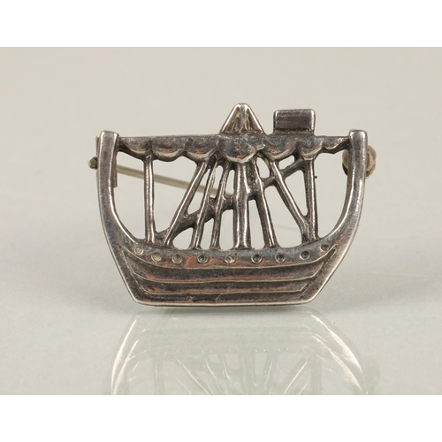 67 - Iona silver Viking ship brooch, 6.5g