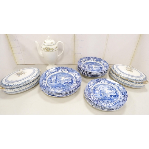 41 - Copeland Spode 'Italian Lake' pattern table and dinnerwares to include six dinner plates, six soup b... 