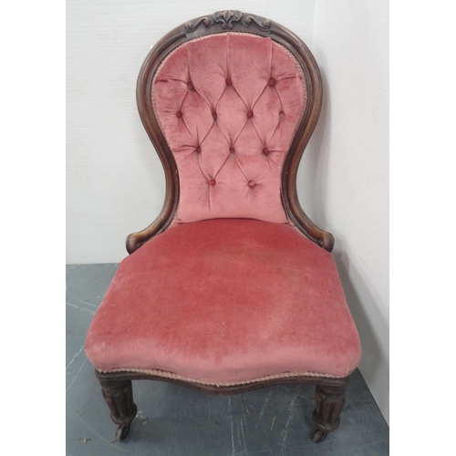 138 - Victorian mahogany-framed button-back lady's chair, upholstered in later pink Dralon, on fluted supp... 