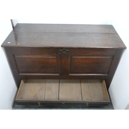 181 - Oak coffer, c. late 18th/early 19th century, with hinged top enclosing a later fitted pine candle bo... 