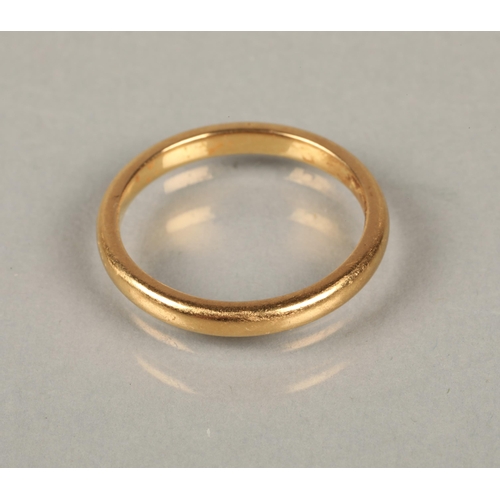 63 - 22ct gold band, ring size N, 3.8g