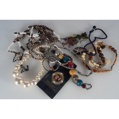 629 - Costume jewellery necklaces etc. (qty).