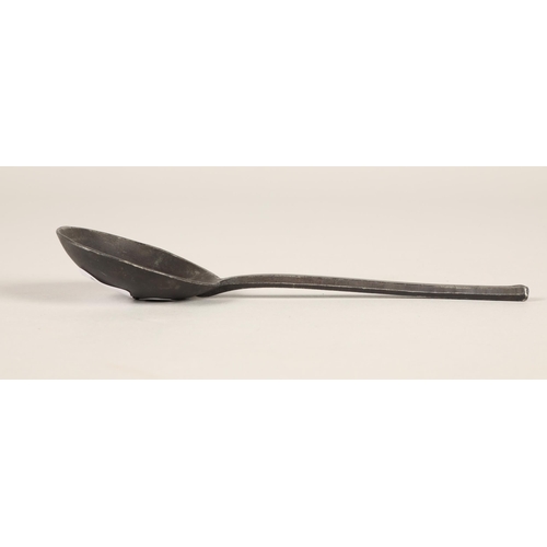 202 - Antique pewter / metalware slip top spoon, with rose and crown makers mark, possibly 16th or 17th ce... 