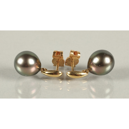 85 - Ladies pair of Bunda cultured pearl earrings, set in 18ct yellow gold.