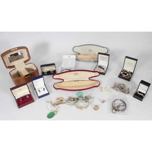 626 - Selection of costume jewellery incl. silver bangles, Mother of Pearl earrings, cufflinks etc.