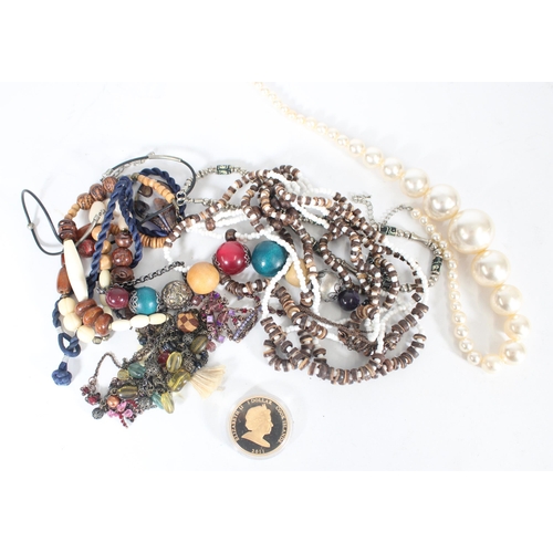 629 - Costume jewellery necklaces etc. (qty).