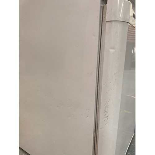 512 - Indesit fridge-freezer H.155cm x W.55cm.