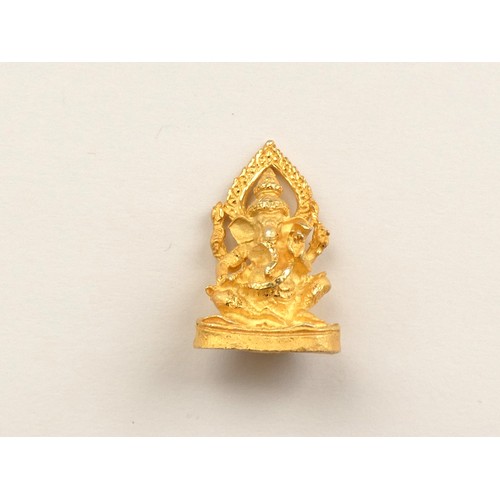 221 - 18ct gold god Genesha, gross weight 7.2g