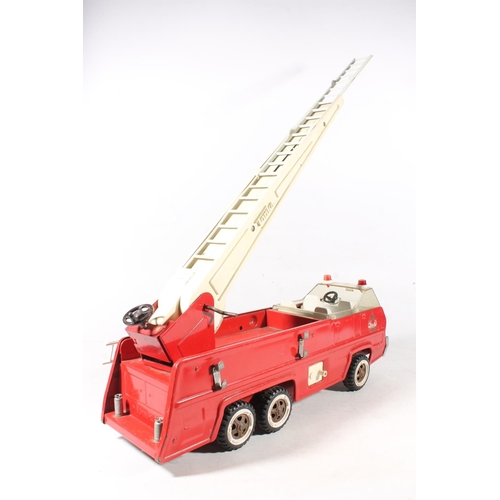 306 - Tonka Toys large scale fire engine.