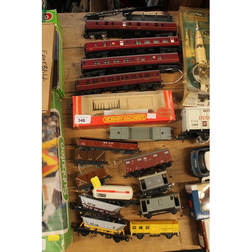 346 - OO gauge model railways to include British Rail and LMS passenger coaches and rolling stock, some Ho... 