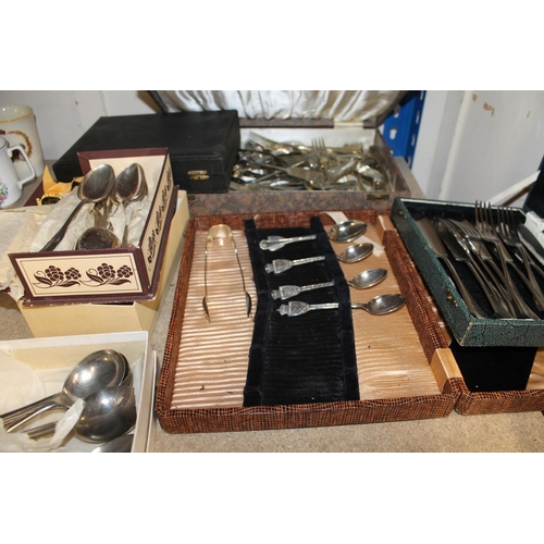 172 - Cased silver plated flatware.