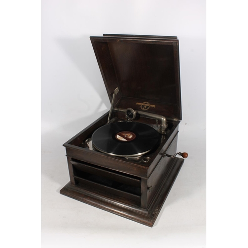 265 - Columbia antique wind up gramophone.