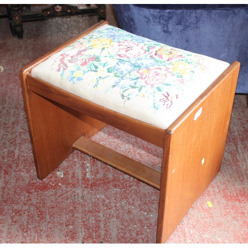 727 - Occasional table.